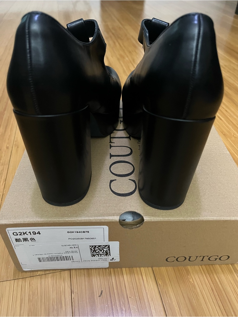 Black T-Strap Platform Pumps - Picture 7 of 11